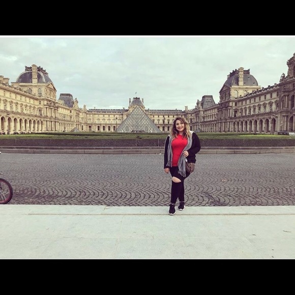 Meet your Posher, Pilar - Picture 6 of 8